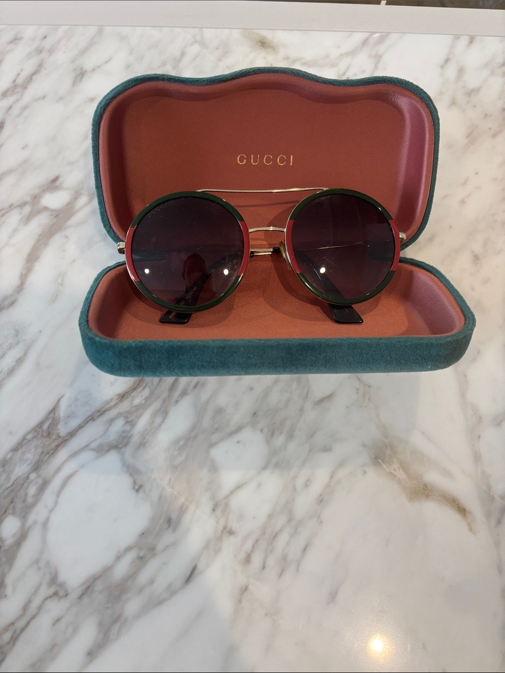 Gucci Round Sunglasses in Green and Black